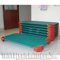 Giường mầm non