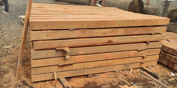 Gỗ tự nhiên