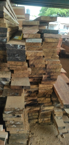 Gỗ tự nhiên