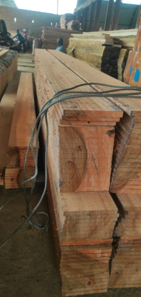 Gỗ tự nhiên