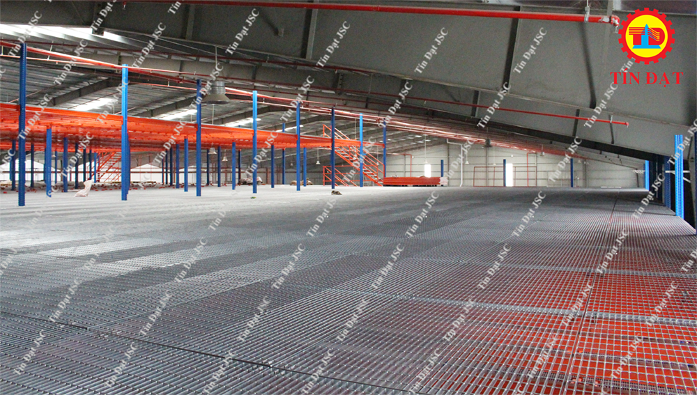 Mezzanine floor grating