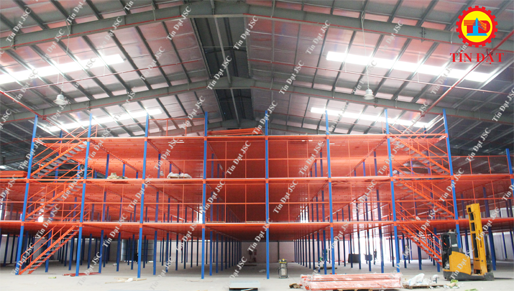 Mezzanine floor grating