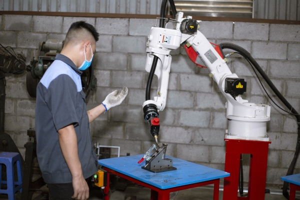 Máy hàn robot