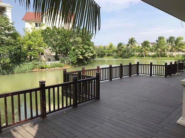 Hàng rào, lan can gỗ nhựa ngoài trời
