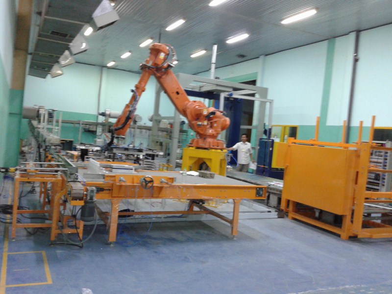 Hệ thống Robot xếp chai