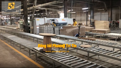 Hệ thống bàn con lăn tự do tại nhà máy gỗ Bình Dương