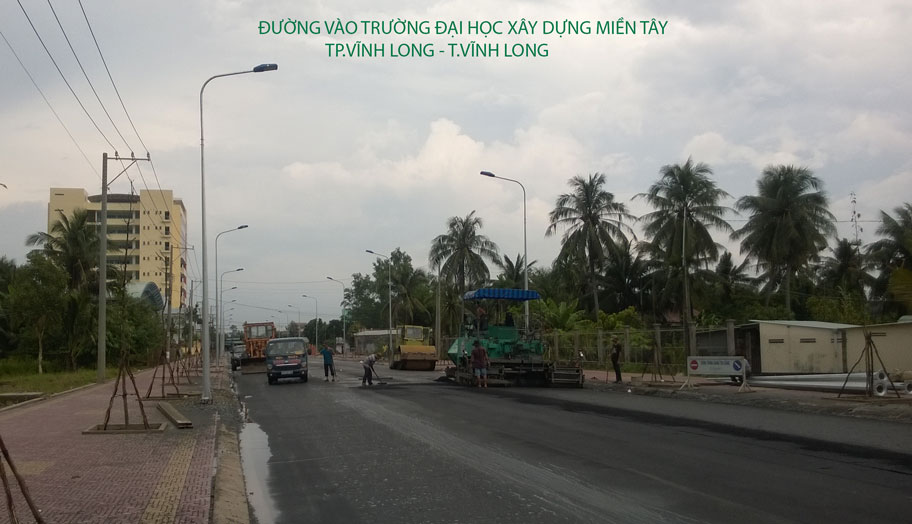 Đường vào Trường Đại Học XD Miền Tây