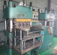 Hệ thống máy ép chân không 200T