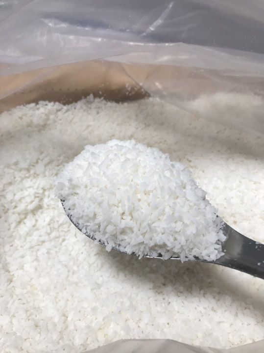 Cơm dừa sấy loại béo cao hạt trung bình