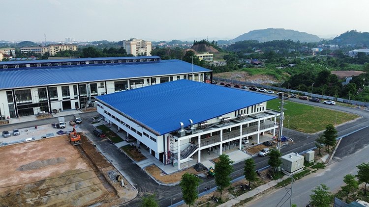 Hình ảnh công ty Sơn Lộc Phát PU68