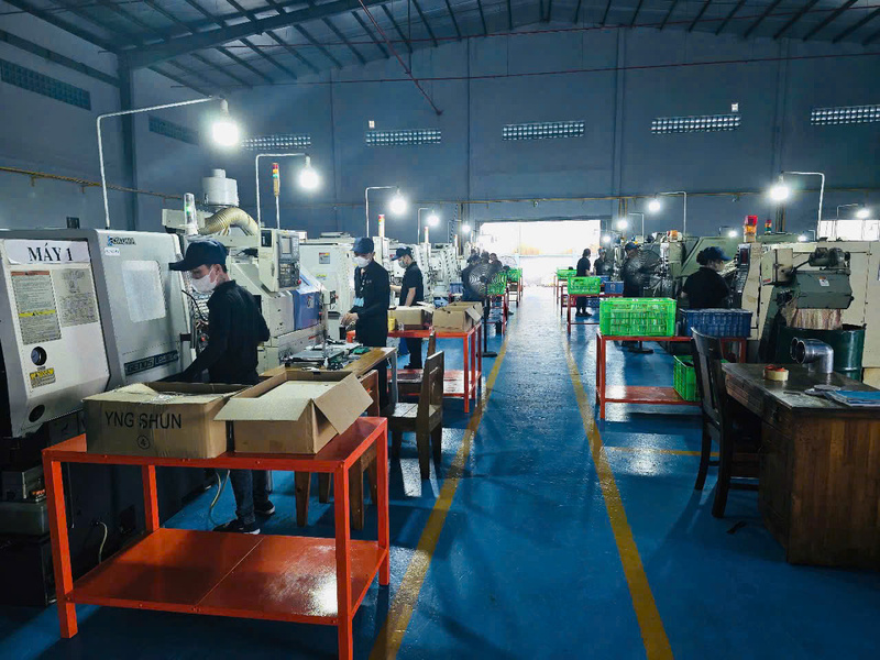Máy tiện CNC