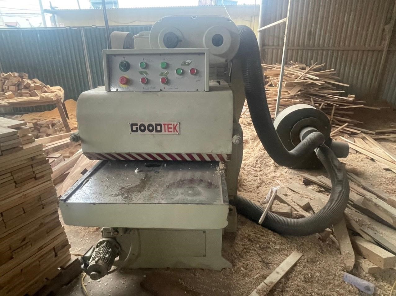 Hình ảnh máy móc công ty Pallet Gỗ Bình Gia