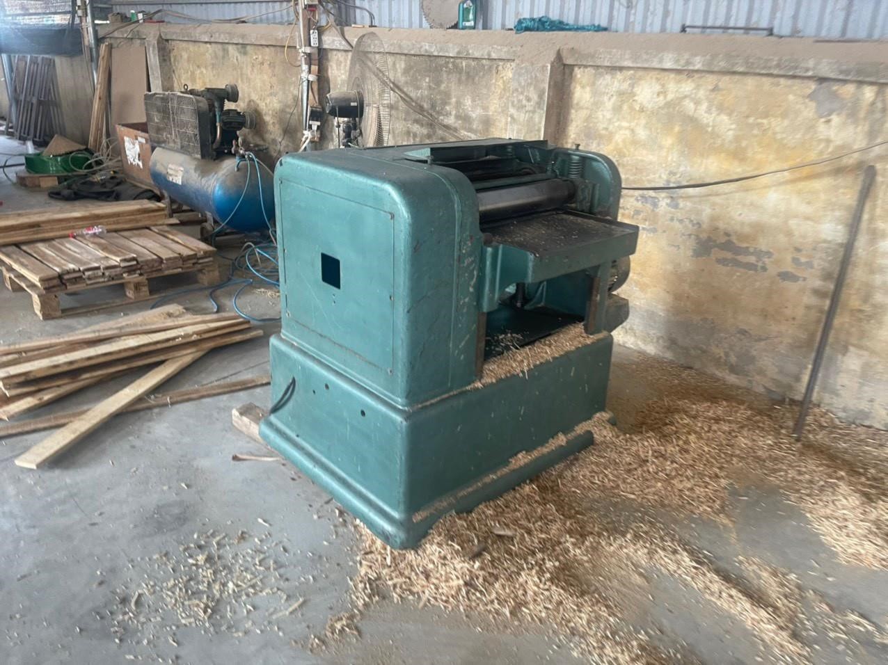 Hình ảnh máy móc công ty Pallet Gỗ Bình Gia