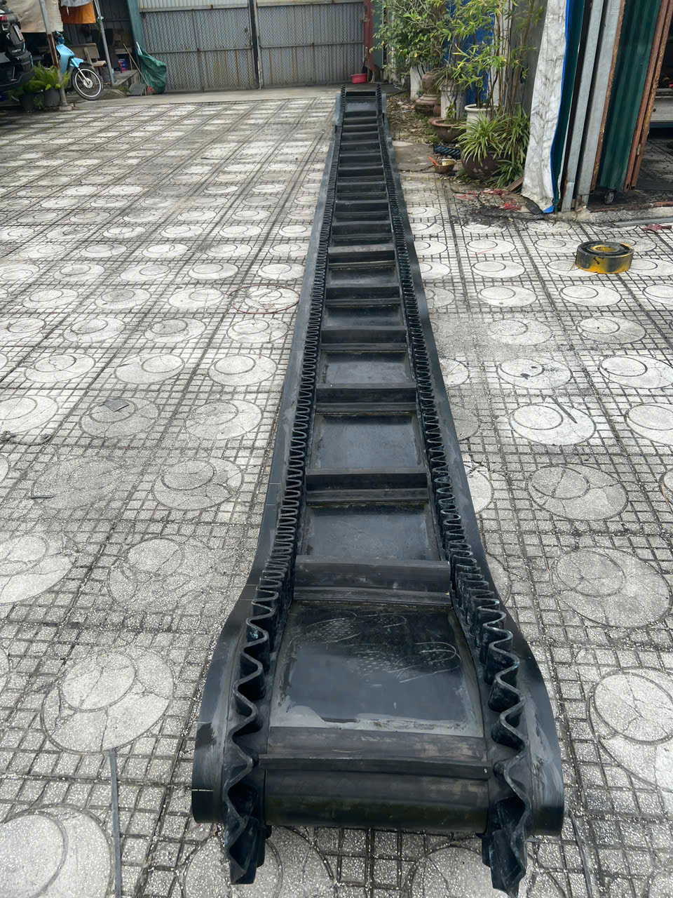 Hình ảnh thi công băng tải thực tế