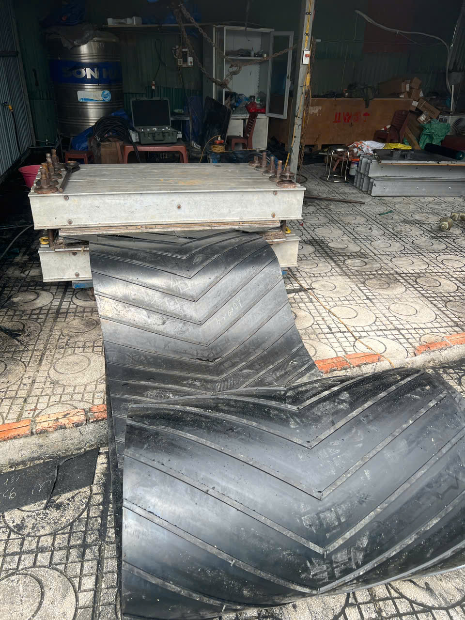 Hình ảnh thi công băng tải thực tế