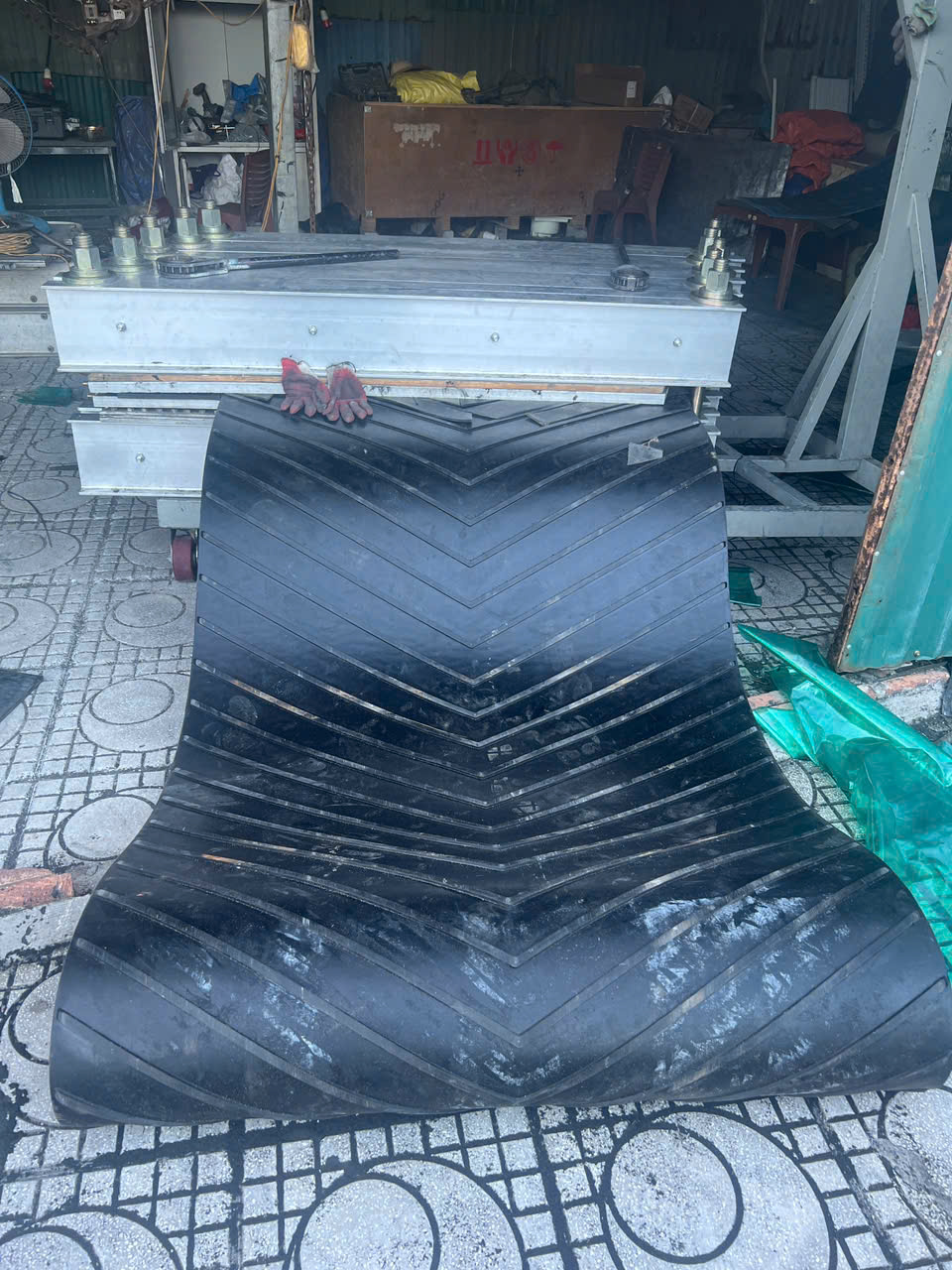 Hình ảnh thi công băng tải thực tế