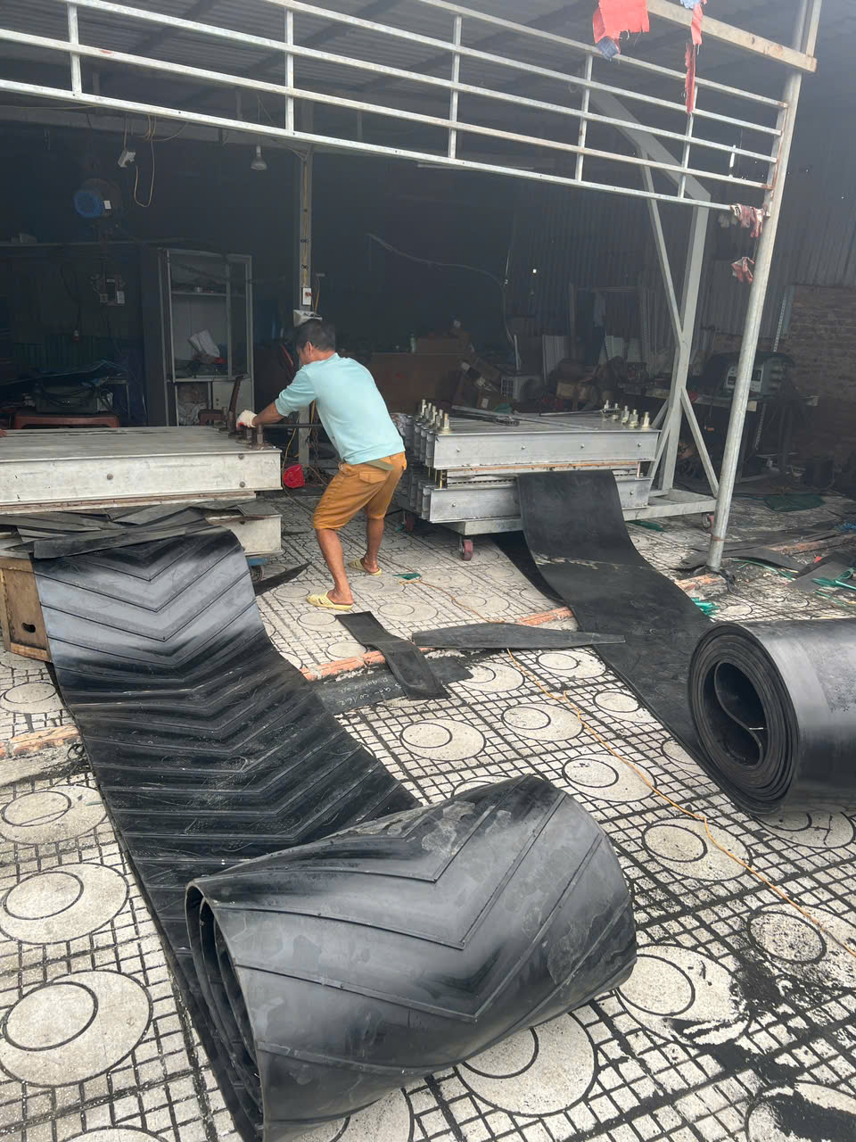 Hình ảnh thi công băng tải thực tế