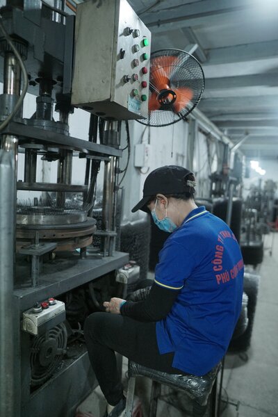 Hình ảnh xưởng sản xuất Hoàng Nam
