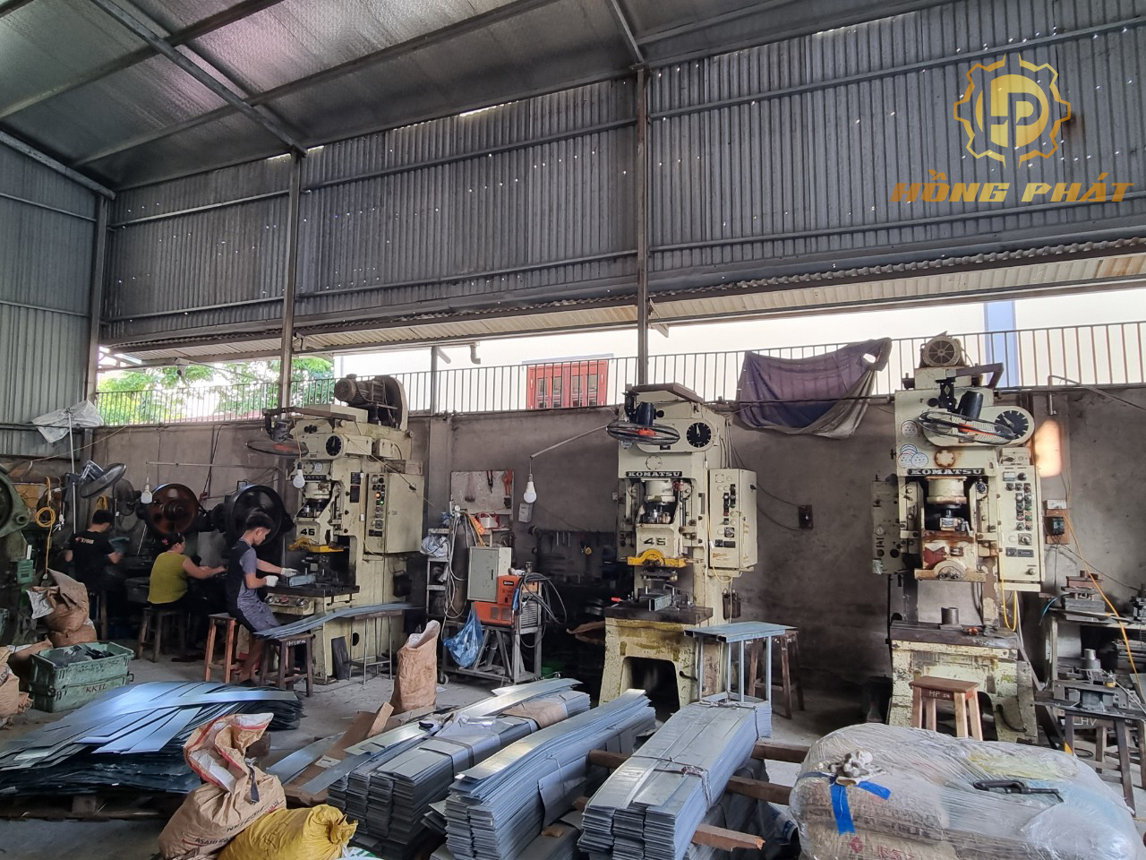 Hình ảnh xưởng sản xuất Hồng Phát