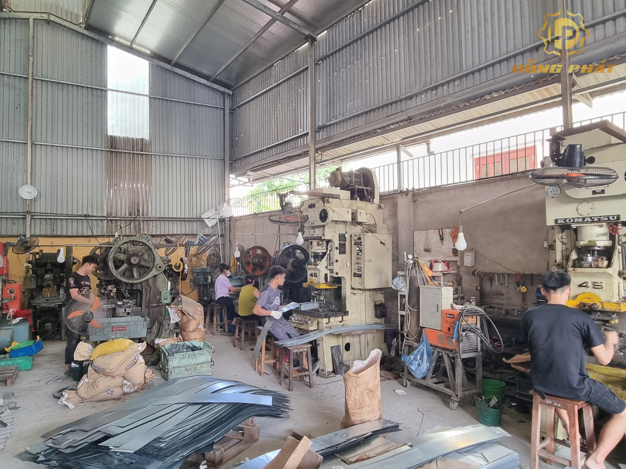 Hình ảnh xưởng sản xuất Hồng Phát