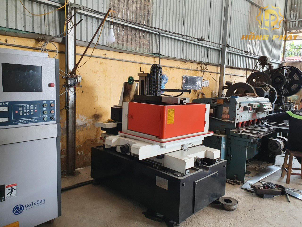 Hình ảnh xưởng sản xuất Hồng Phát