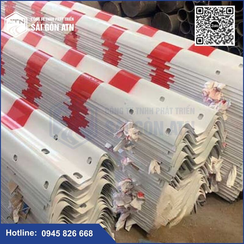 Hộ lan tôn sóng phủ sơn trắng đỏ