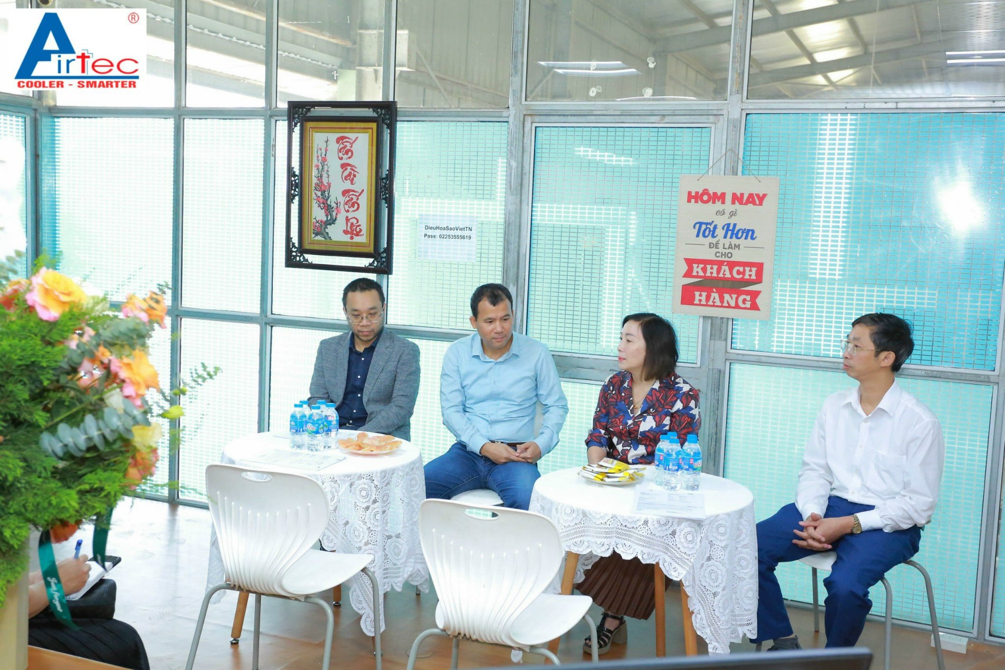 Hội Hữu Nghị Việt Nam Trung Quốc thăm nhà máy sản xuất