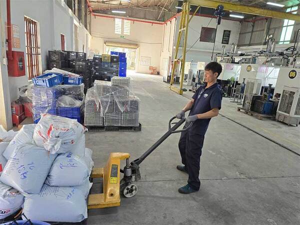 Hoạt động gia công sản xuất
