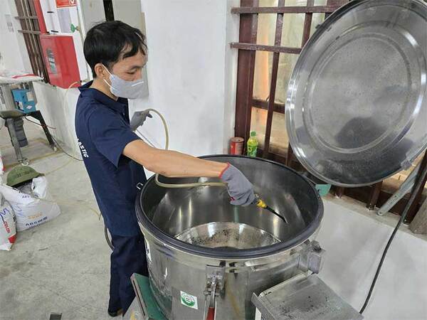 Hoạt động gia công sản xuất
