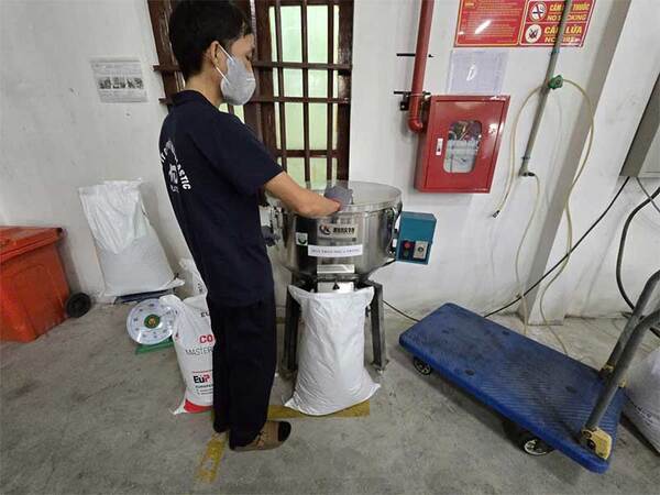 Hoạt động gia công sản xuất