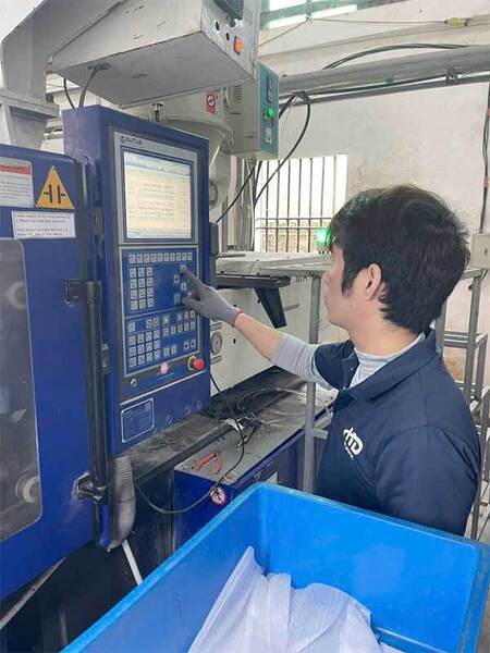 Hoạt động gia công sản xuất