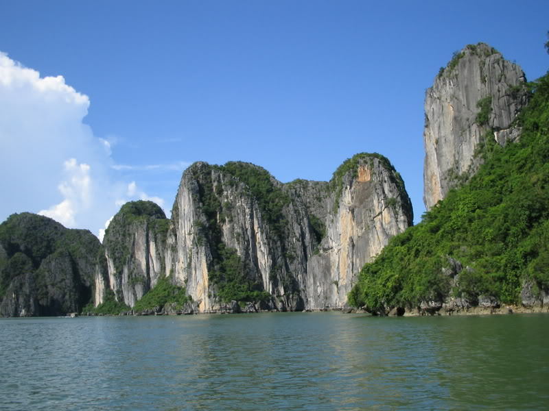 Hòn Ba Trái Đào