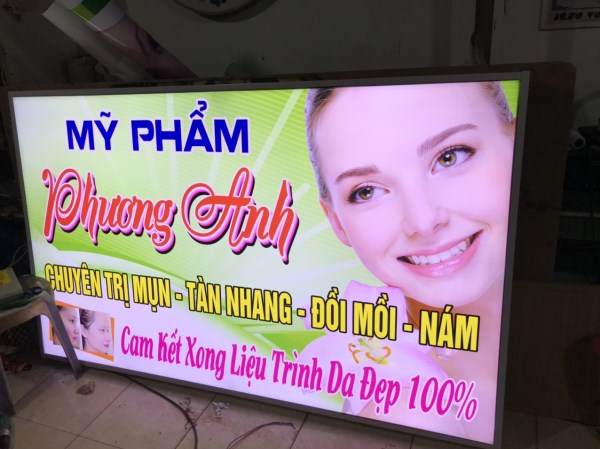 Hộp đèn UV