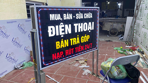 Hộp đèn quảng cáo