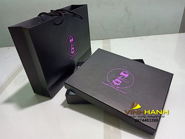 Hộp đựng quần áo