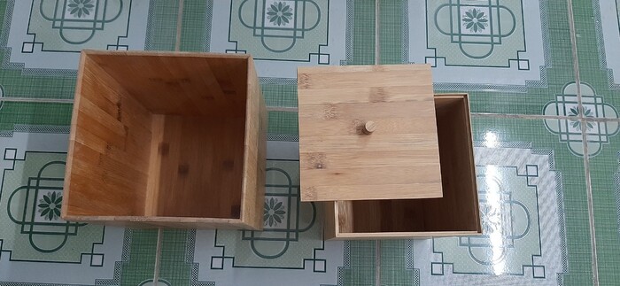 Hộp tre đựng quần áo