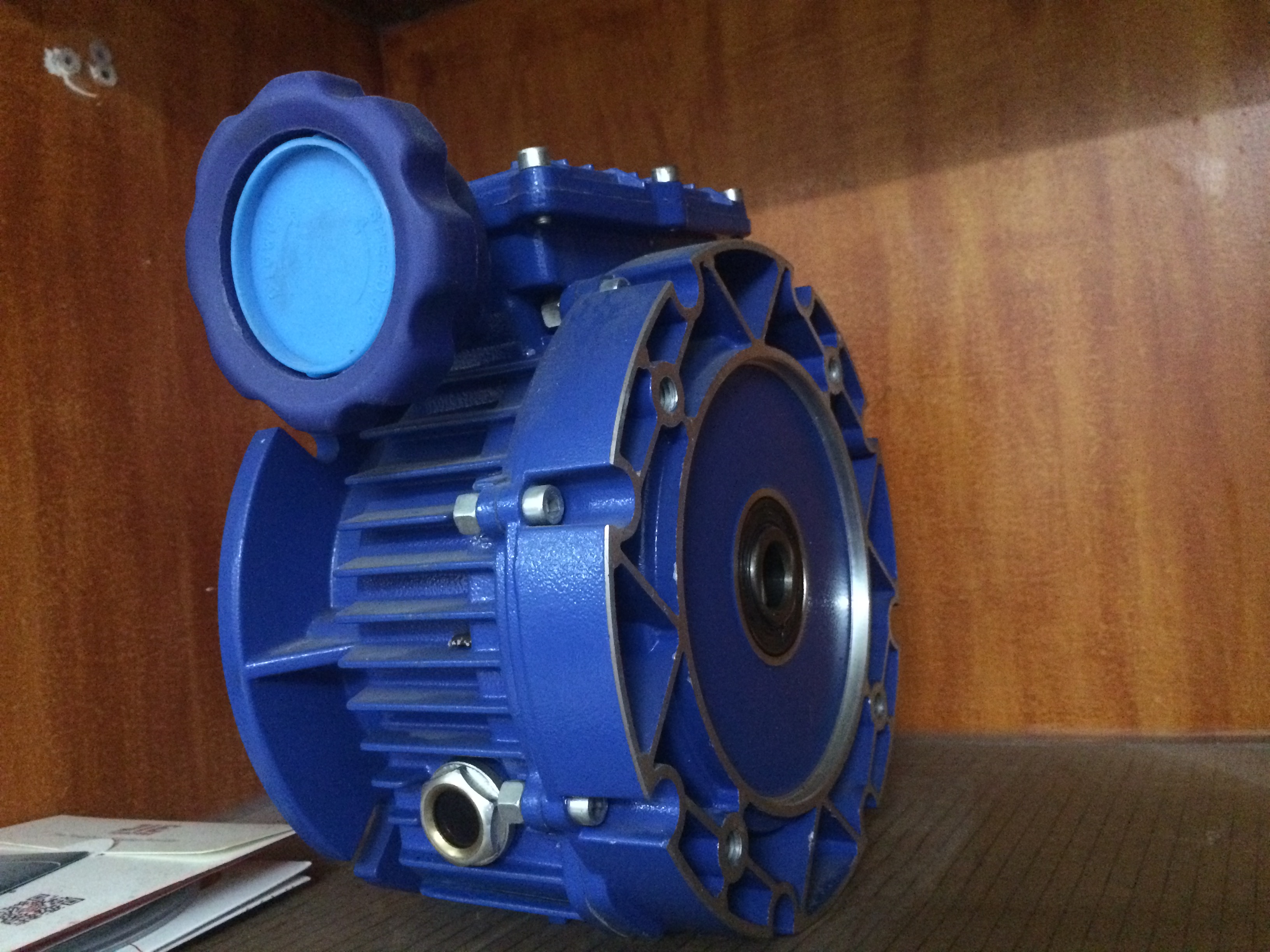 Hộp điều tốc
