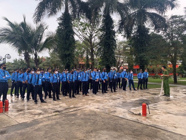 Huấn luyện và đào tạo nghiệp vụ