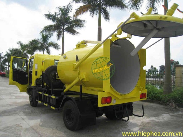 Xe hút bùn cống