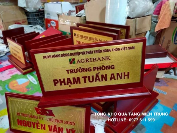 In biển chức danh