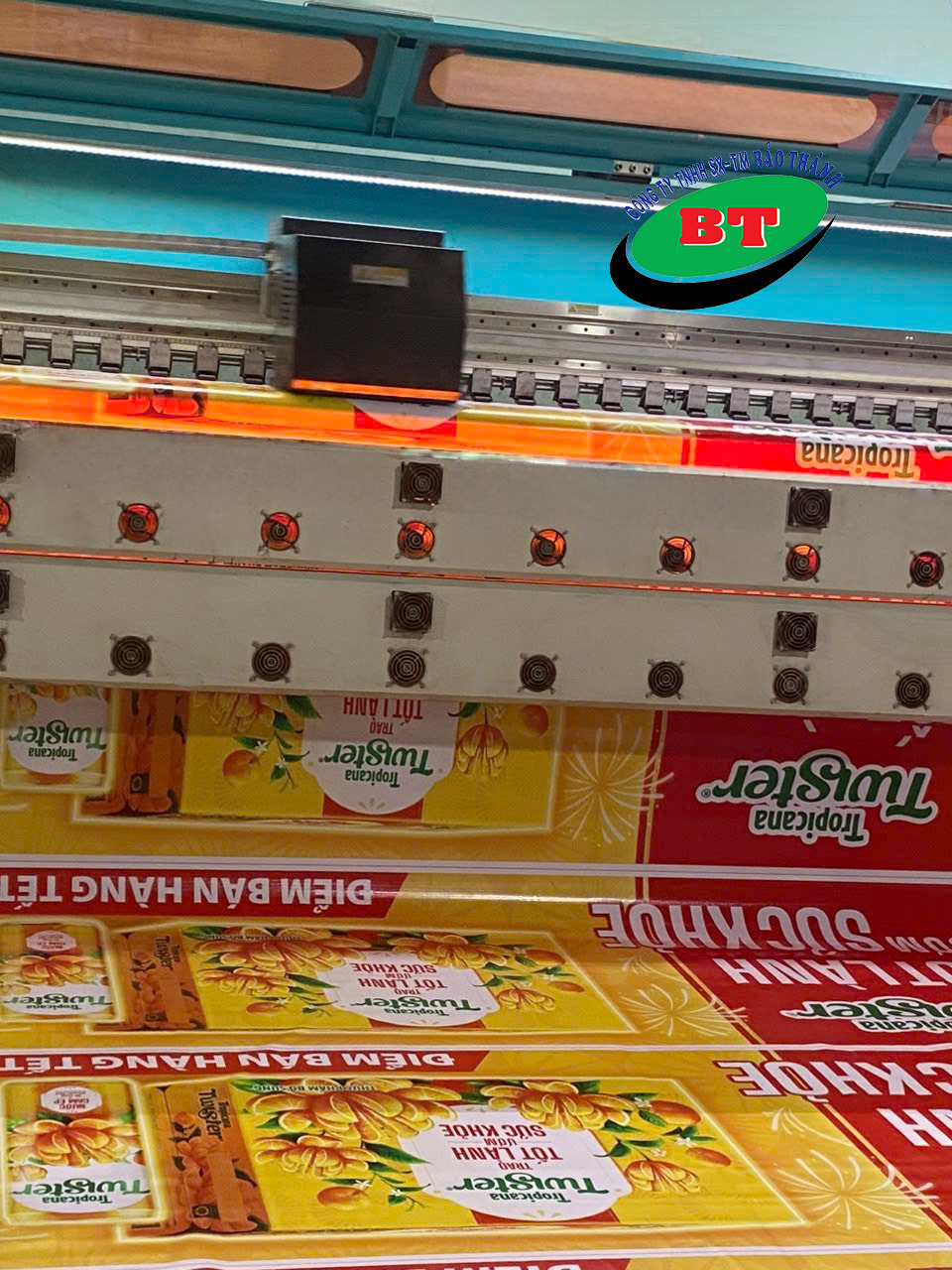 In ấn banner Twister