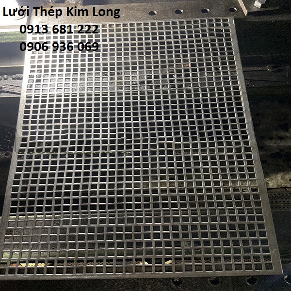 Inox đục lỗ vuông