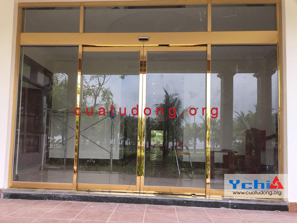 Cửa inox vàng gương