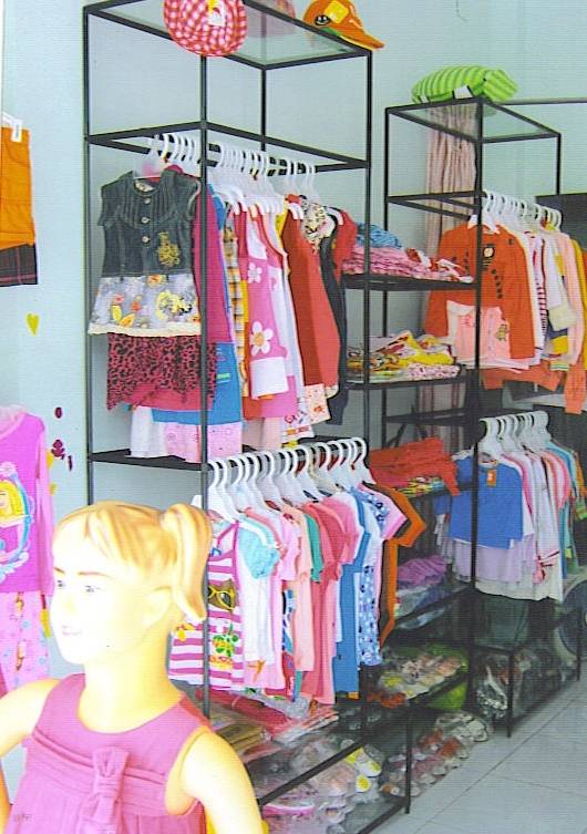 Kệ shop thời trang