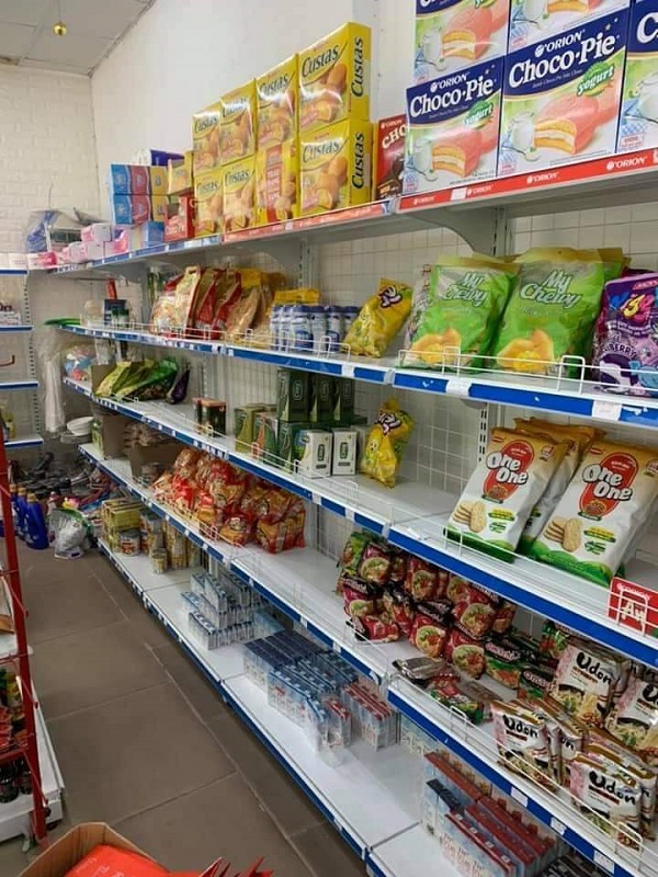 Kệ bán hàng tạp hóa