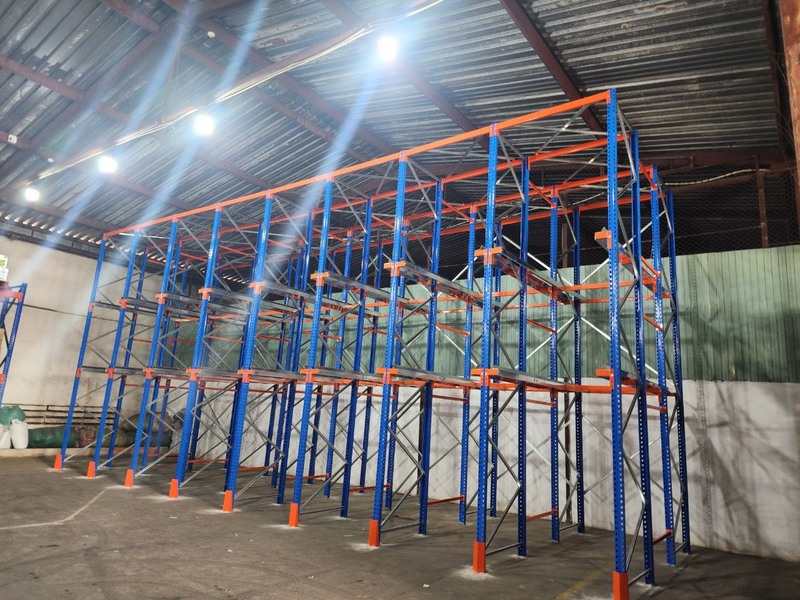 Kệ trưng bày, kệ hàng hóa