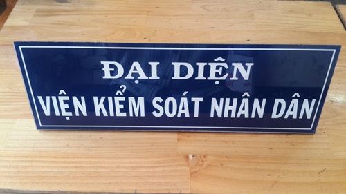 Khắc biển mica chức vụ