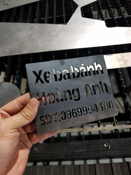 Khắc chữ laser trên thép