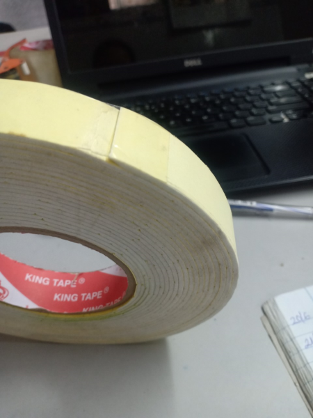 Băng keo mút đế vàng
