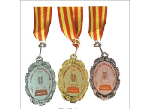 Cắt, khắc kỷ niệm chương